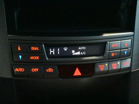 Used 2014 Subaru Outback 2.5i Limited w/ Moonroof Package image 13