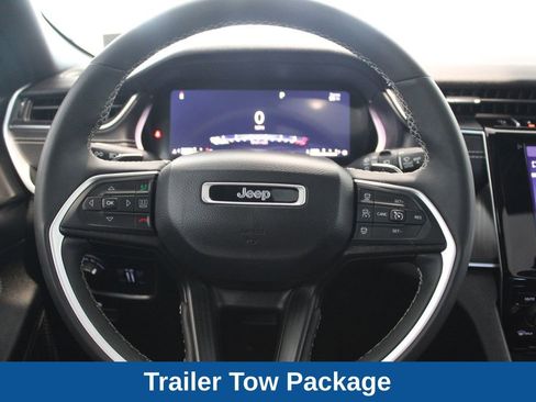 Used 2024 Jeep Grand Cherokee Altitude AWD/4WD image 20