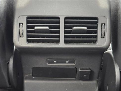 Used 2023 Land Rover Range Rover Velar R-Dynamic S image 17