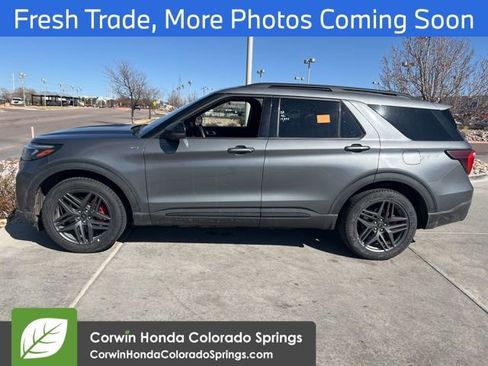 Used 2025 Ford Explorer ST-Line w/ ST-Line Street Pack image 6