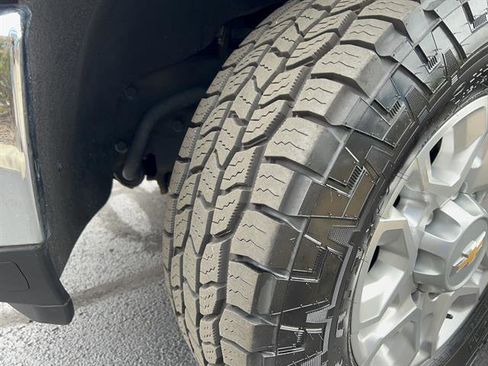 Used 2024 Chevrolet Silverado 2500 LT image 12