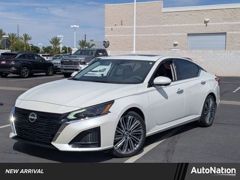 Used 2024 Nissan Altima 2.5 SL image 1