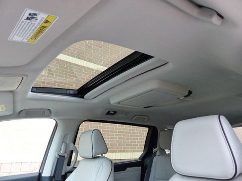 Used 2025 Honda Odyssey Touring image 39