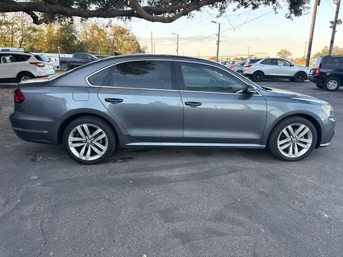 Used 2017 Volkswagen Passat 1.8T SE FWD image 7