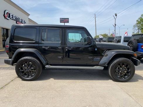 Used 2025 Jeep Wrangler Unlimited Sahara w/ Safety Group AWD/4WD image 6