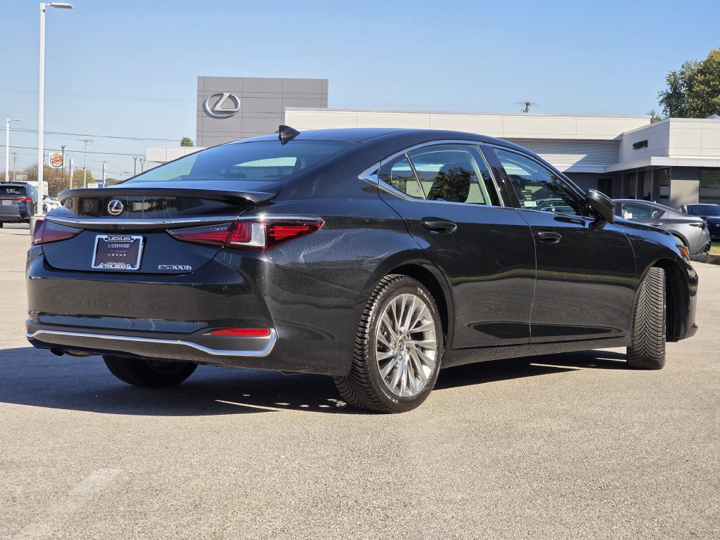Certified 2023 Lexus ES 300h w/ Accessory Package (Z2) FWD image 10