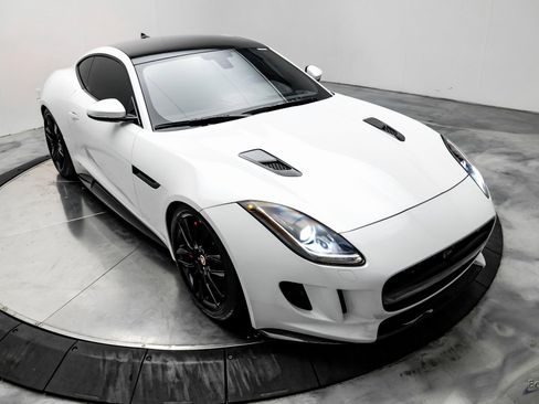 Used 2016 Jaguar F-TYPE R image 20