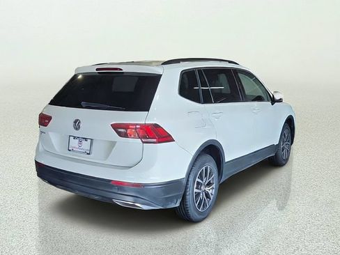 Used 2019 Volkswagen Tiguan SE FWD image 3