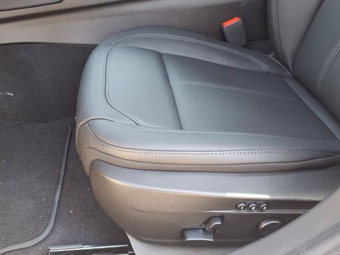 New 2025 Alfa Romeo Giulia w/ Driving Assist Package RWD image 8