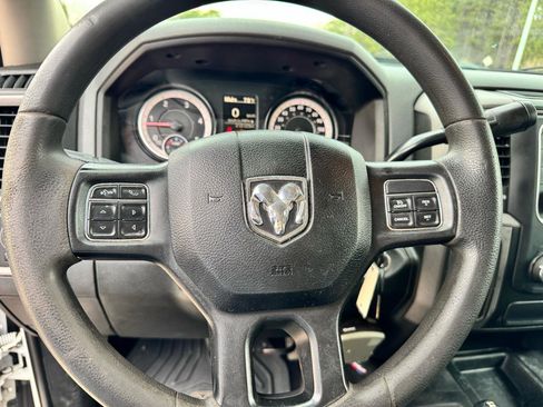Used 2018 RAM 3500 Tradesman w/ Chrome Appearance Group image 15