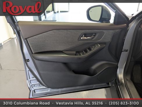 Used 2023 Nissan Rogue SV AWD/4WD image 16