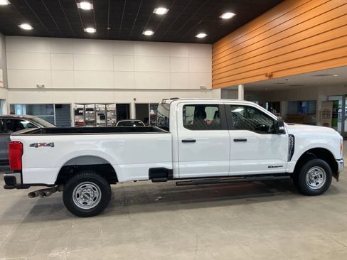 Used 2023 Ford F350 XL w/ XL Chrome Package image 4