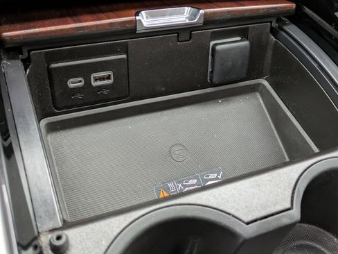 Used 2023 GMC Yukon Denali Ultimate image 27