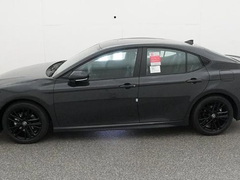 New 2026 Toyota Camry SE FWD image 3