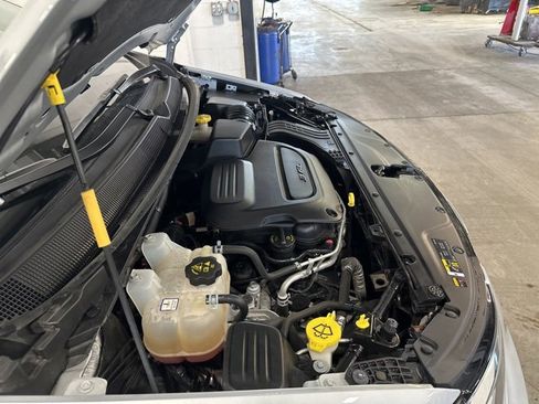 Used 2024 Chrysler Pacifica Touring-L image 42