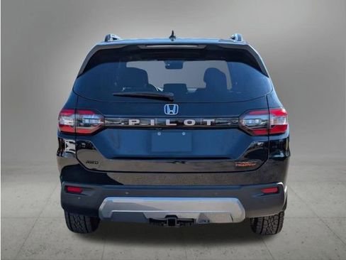 New 2026 Honda Pilot TrailSport image 4
