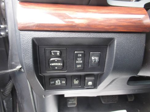 Used 2016 Toyota Tundra Limited w/ Limited Premium Package image 21