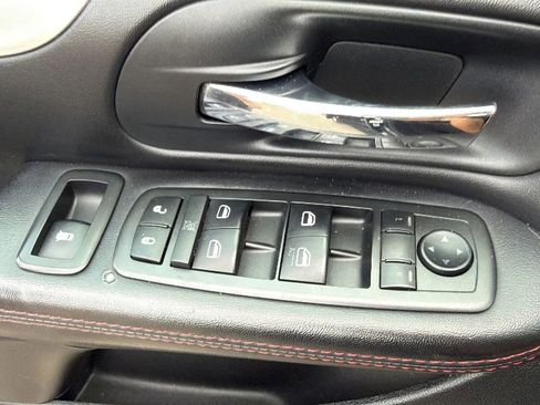 Used 2014 Dodge Grand Caravan R/T w/ Driver Convenience Group FWD image 30