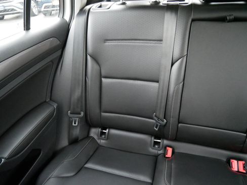 Used 2019 Volkswagen Golf Alltrack SE image 12