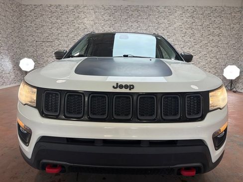 Used 2019 Jeep Compass Trailhawk AWD/4WD image 2