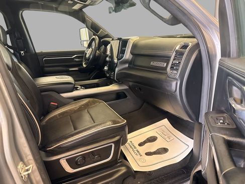 Used 2025 RAM 1500 Laramie w/ Sport Appearance Package AWD/4WD image 12