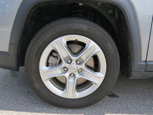 Certified 2023 Jeep Compass Latitude AWD/4WD image 10