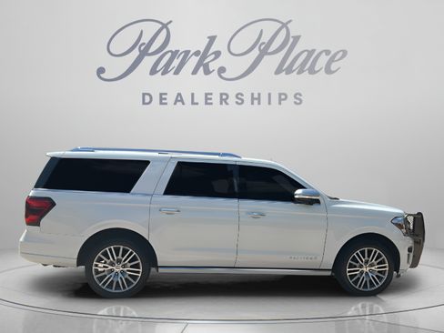 Used 2022 Ford Expedition Max Platinum AWD/4WD image 6