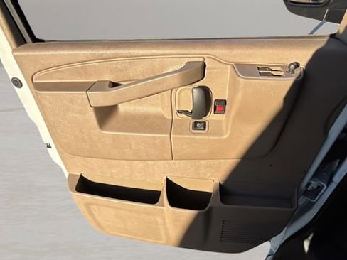 Used 2023 GMC Savana 2500 w/ Driver Convenience Package image 16