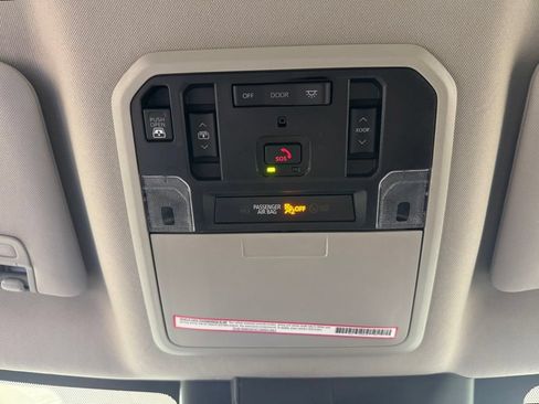 Used 2024 Toyota Tundra Limited AWD/4WD image 45