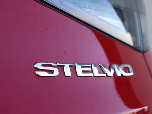 Used 2025 Alfa Romeo Stelvio Sprint image 15