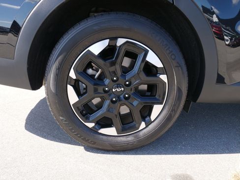 Certified 2024 Kia Sorento S image 11