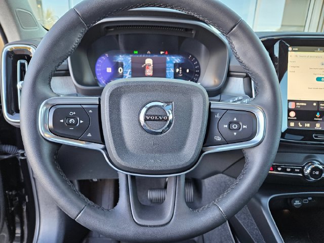 Certified 2024 Volvo XC40 B5 Plus w/ Protection Package Premier AWD/4WD image 25