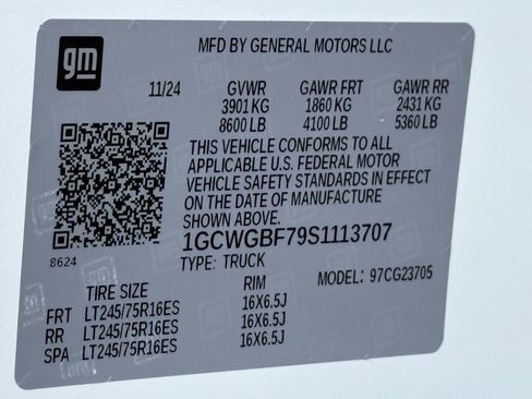 Used 2025 Chevrolet Express 2500 Extended RWD image 18