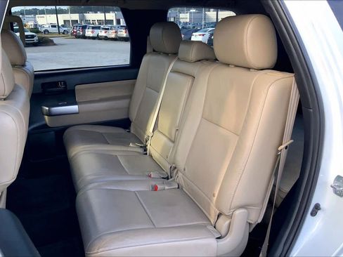 Used 2018 Toyota Sequoia SR5 w/ Premium Package image 19