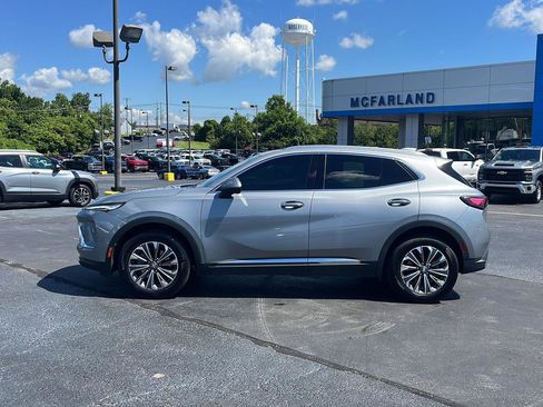 Used 2025 Buick Envision Preferred AWD/4WD image 2