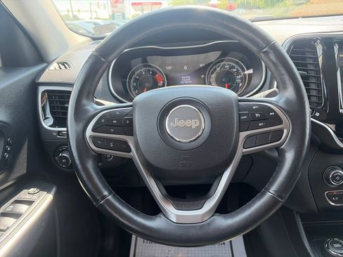 Used 2019 Jeep Cherokee Limited w/ Trailer Tow Group AWD/4WD image 15