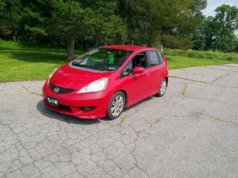 Used 2011 Honda Fit Sport image 1
