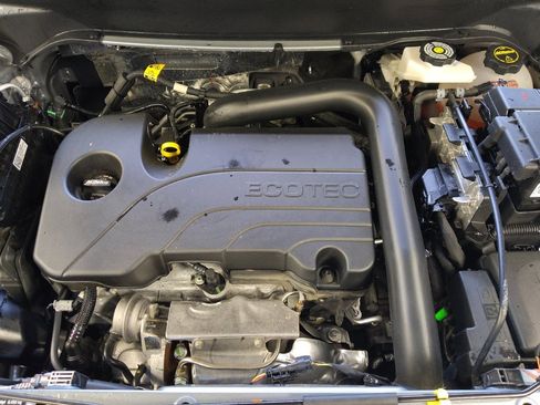 Used 2024 GMC Terrain SLE image 30