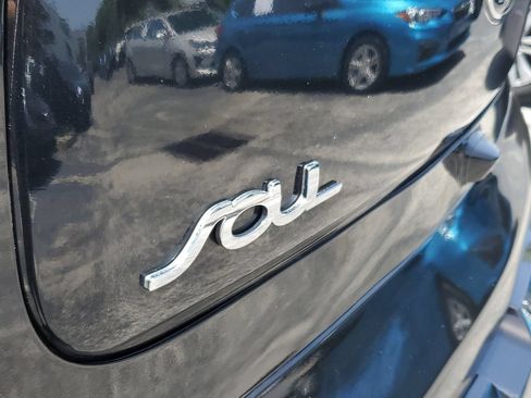 Used 2017 Kia Soul w/ Convenience Package FWD image 8