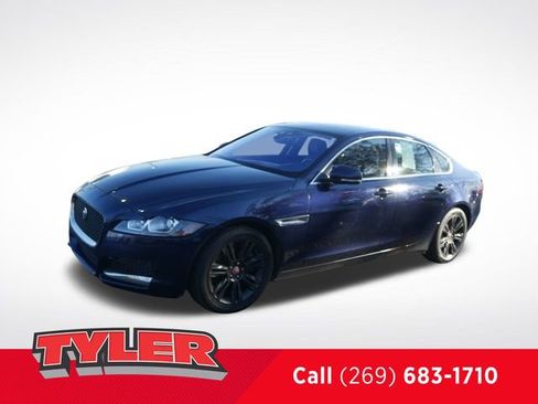Used 2017 Jaguar XF Premium AWD/4WD image 3