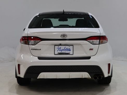 Used 2022 Toyota Corolla SE w/ SE Premium Package FWD image 6