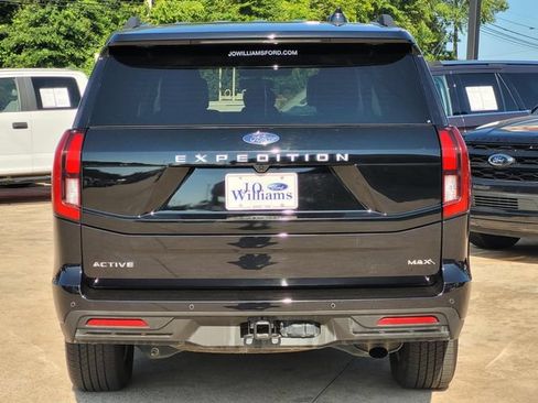 Used 2025 Ford Expedition Max Active RWD image 5