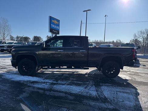 Used 2022 Chevrolet Silverado 2500 High Country w/ Z71 Off-Road Package image 7