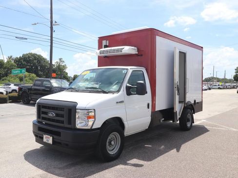 Used 2024 Ford E-350 and Econoline 350 Super Duty w/ Power Windows & Locks Group RWD image 5