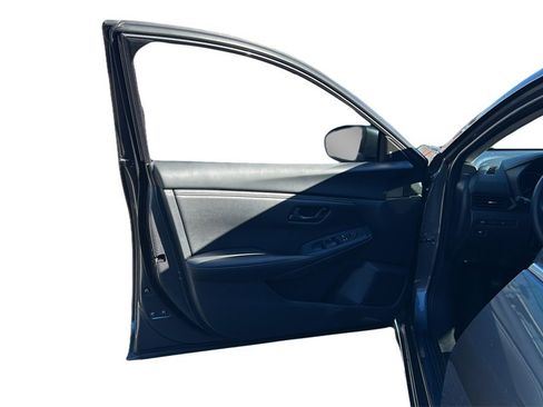 Used 2025 Nissan Sentra S image 9