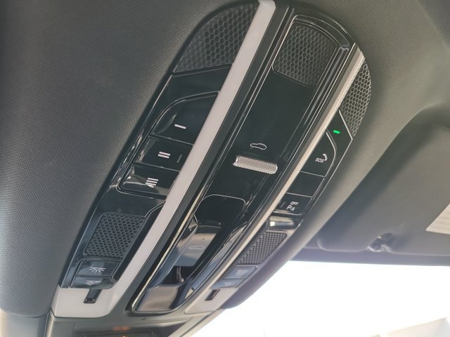 Certified 2023 Porsche Cayenne AWD/4WD image 38