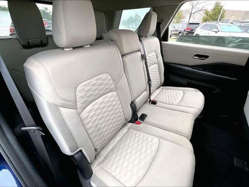 Certified 2022 Nissan Pathfinder SV image 19