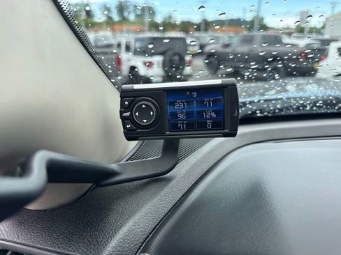 Used 2015 RAM 2500 Laramie w/ Black Appearance Group AWD/4WD image 29