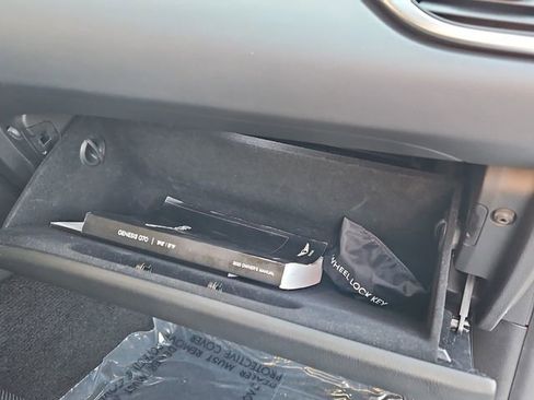 Used 2022 Genesis G70 2.0T image 20