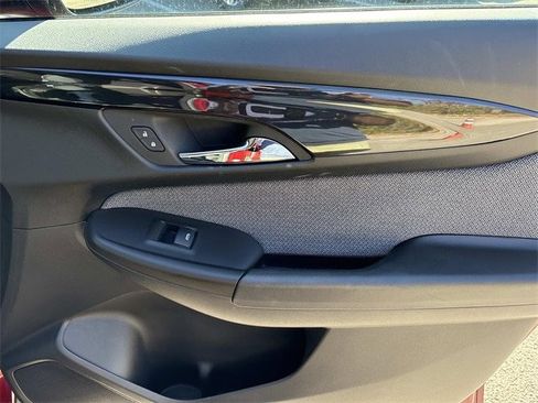 Used 2025 Chevrolet TrailBlazer LT image 22